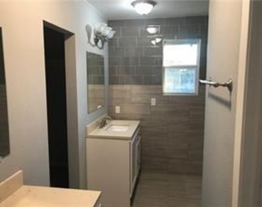 626 Warren Street - Photo Thumbnail 13