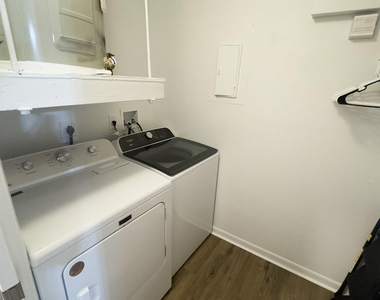 6989 Nw 29th Lane - Photo Thumbnail 4