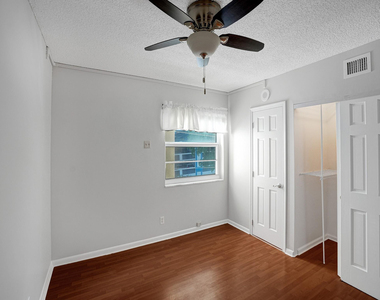 200 S Birch Road - Photo Thumbnail 22