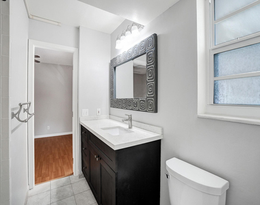 200 S Birch Road - Photo Thumbnail 15