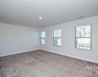 3215 Lisburn Street - Photo Thumbnail 8
