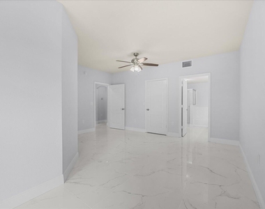 128 Sw Peacock Boulevard - Photo Thumbnail 15
