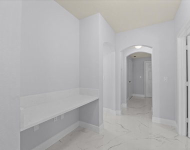 128 Sw Peacock Boulevard - Photo Thumbnail 12