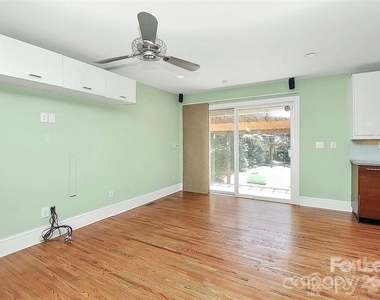 1326 Pinecrest Avenue - Photo Thumbnail 17