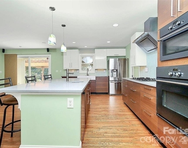 1326 Pinecrest Avenue - Photo Thumbnail 16