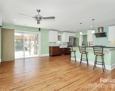 1326 Pinecrest Avenue - Photo Thumbnail 11