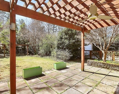 1326 Pinecrest Avenue - Photo Thumbnail 31
