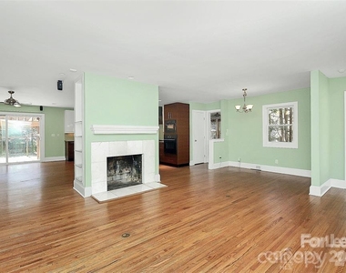 1326 Pinecrest Avenue - Photo Thumbnail 4