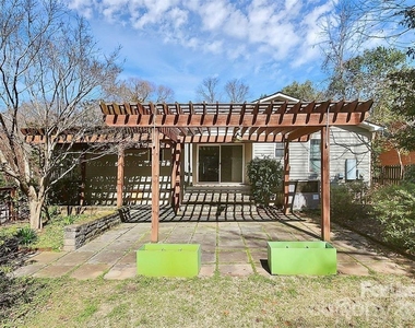 1326 Pinecrest Avenue - Photo Thumbnail 29