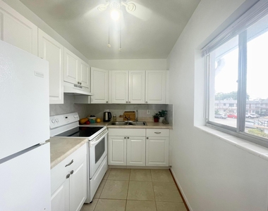 2920 Cynthia Lane - Photo Thumbnail 1