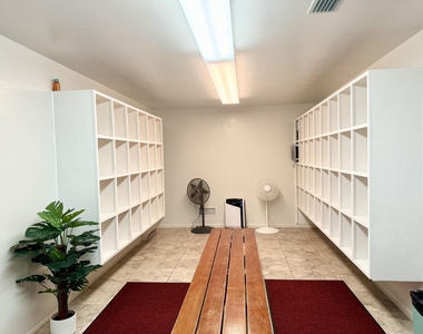 2920 Cynthia Lane - Photo Thumbnail 24