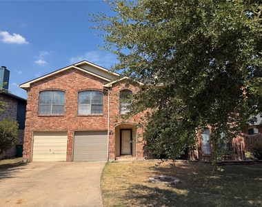 904 Shady Brook Lane - Photo Thumbnail 18