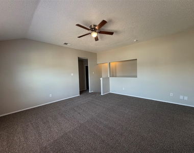 904 Shady Brook Lane - Photo Thumbnail 8