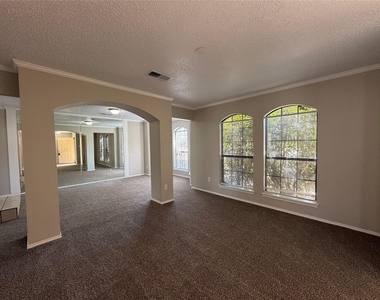 904 Shady Brook Lane - Photo Thumbnail 1