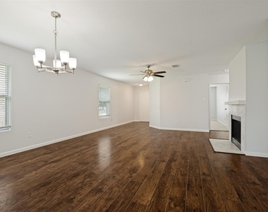 708 Claiborn Lane - Photo Thumbnail 3