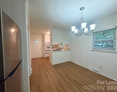 109 Holly Drive - Photo Thumbnail 10