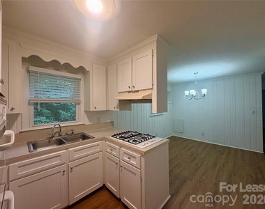 109 Holly Drive - Photo Thumbnail 6