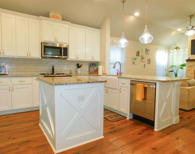 117 Maverick Lane - Photo Thumbnail 10