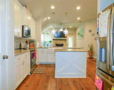 117 Maverick Lane - Photo Thumbnail 8