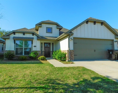 117 Maverick Lane - Photo Thumbnail 3