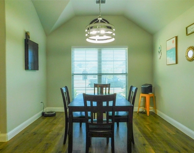 117 Maverick Lane - Photo Thumbnail 7