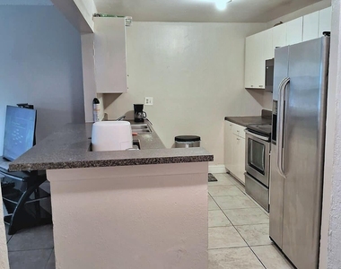 4334 Nw 9th Avenue - Photo Thumbnail 5