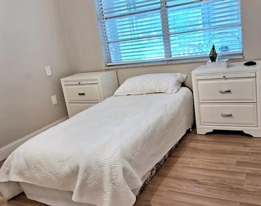 4334 Nw 9th Avenue - Photo Thumbnail 8