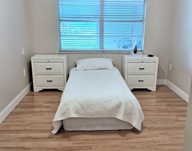 4334 Nw 9th Avenue - Photo Thumbnail 9