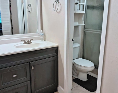 4334 Nw 9th Avenue - Photo Thumbnail 14