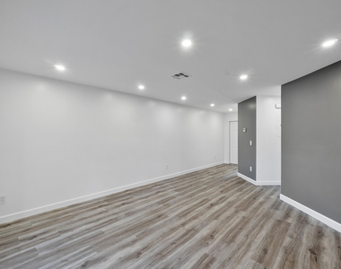 273 Nw 36th Avenue - Photo Thumbnail 4
