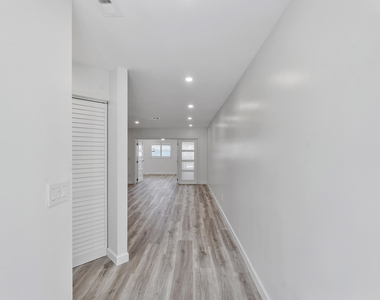 273 Nw 36th Avenue - Photo Thumbnail 1