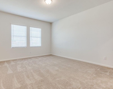 212 Briar Cove - Photo Thumbnail 9