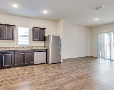 212 Briar Cove - Photo Thumbnail 5