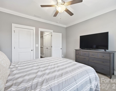 863 Academy Street - Photo Thumbnail 22