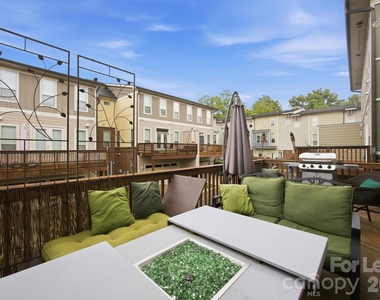 863 Academy Street - Photo Thumbnail 12