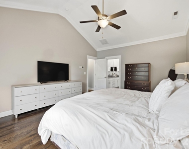 863 Academy Street - Photo Thumbnail 17