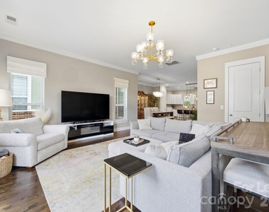 863 Academy Street - Photo Thumbnail 10