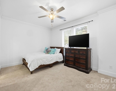 863 Academy Street - Photo Thumbnail 26