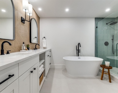 9406 Arborhill Drive - Photo Thumbnail 12