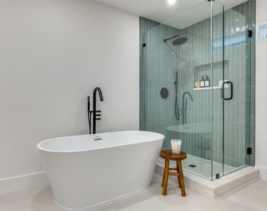 9406 Arborhill Drive - Photo Thumbnail 13