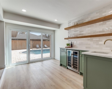 9406 Arborhill Drive - Photo Thumbnail 4
