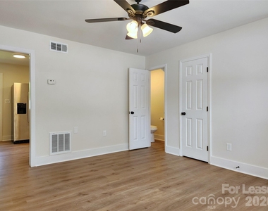315 Hamilton Drive - Photo Thumbnail 8