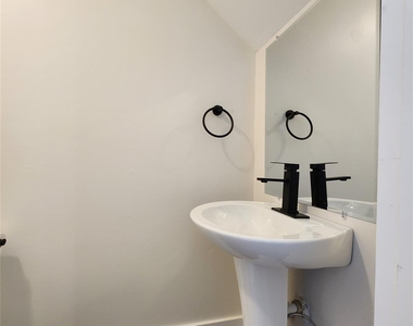 315 Hamilton Drive - Photo Thumbnail 9