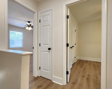 315 Hamilton Drive - Photo Thumbnail 12