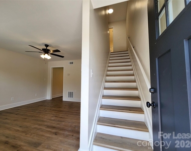 315 Hamilton Drive - Photo Thumbnail 2