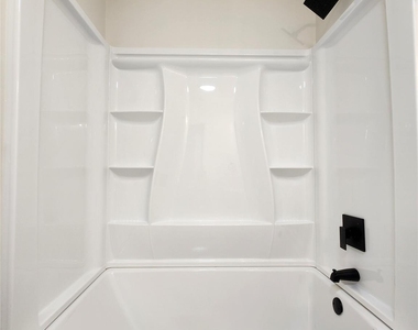 315 Hamilton Drive - Photo Thumbnail 16