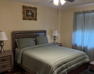 7106 Golf Colony Court - Photo Thumbnail 14