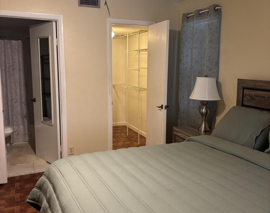 7106 Golf Colony Court - Photo Thumbnail 16