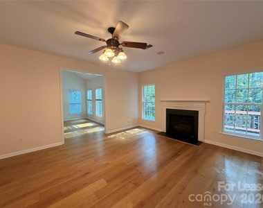 11911 Royal Castle Court - Photo Thumbnail 3