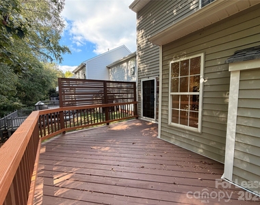 11911 Royal Castle Court - Photo Thumbnail 15